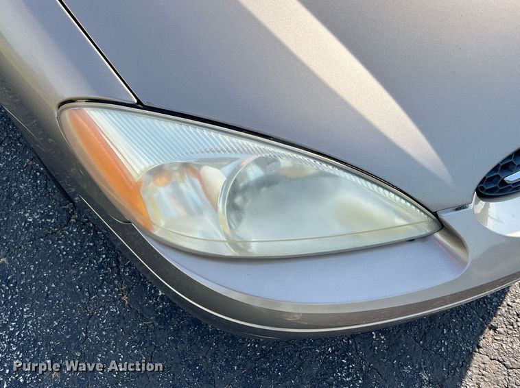 image for item DO2195 2002  Ford Taurus