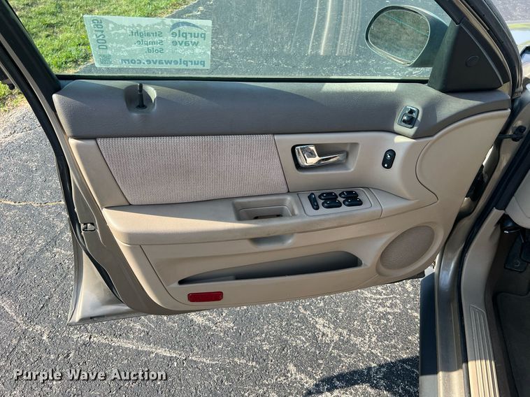 image for item DO2195 2002  Ford Taurus