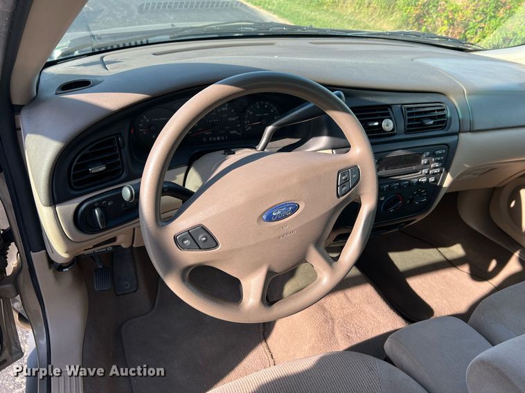 image for item DO2195 2002  Ford Taurus
