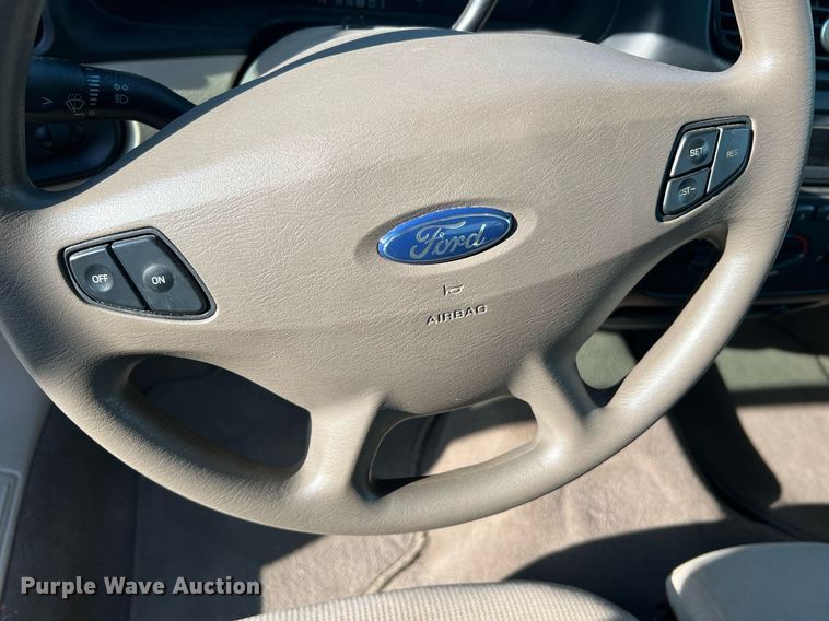 image for item DO2195 2002  Ford Taurus