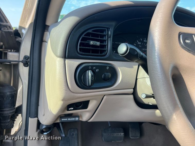 image for item DO2195 2002  Ford Taurus