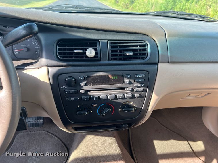 image for item DO2195 2002  Ford Taurus