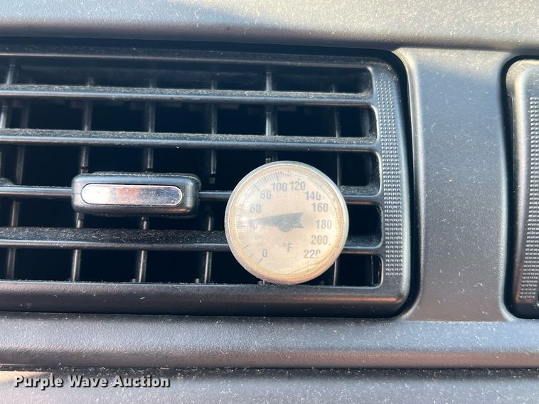 image for item DO2195 2002  Ford Taurus