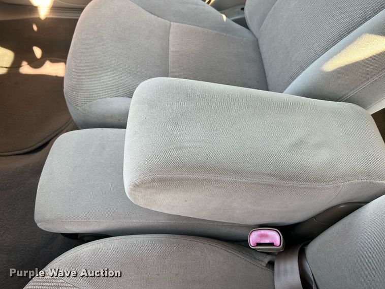 image for item DO2195 2002  Ford Taurus