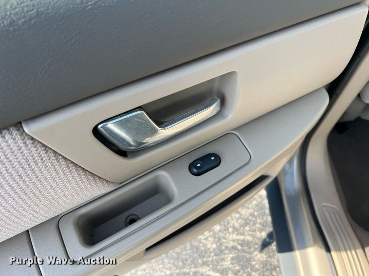 image for item DO2195 2002  Ford Taurus