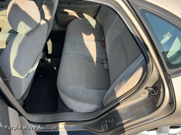 image for item DO2195 2002  Ford Taurus