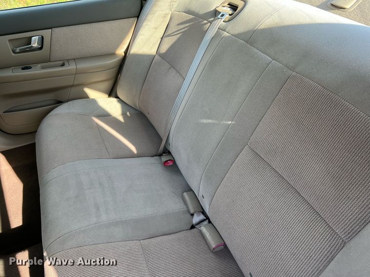 image for item DO2195 2002  Ford Taurus