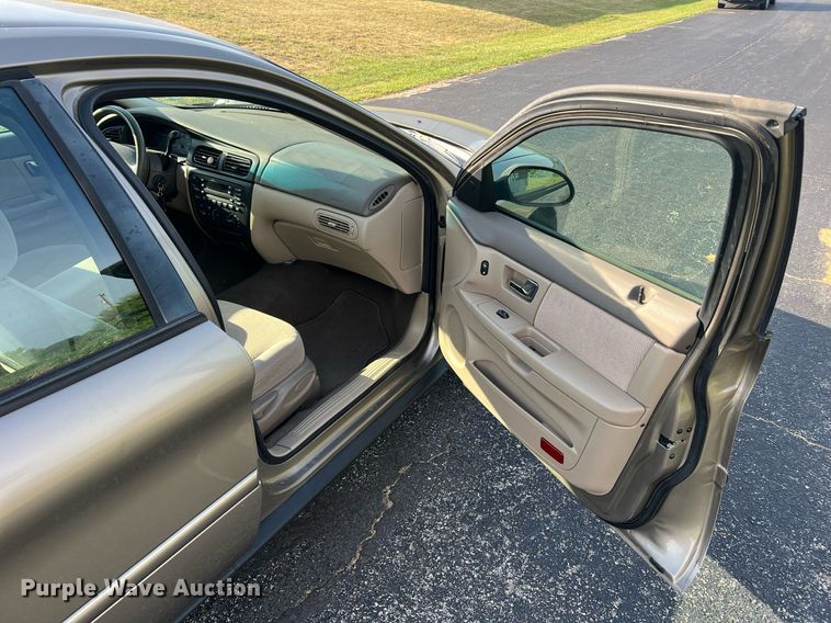 image for item DO2195 2002  Ford Taurus