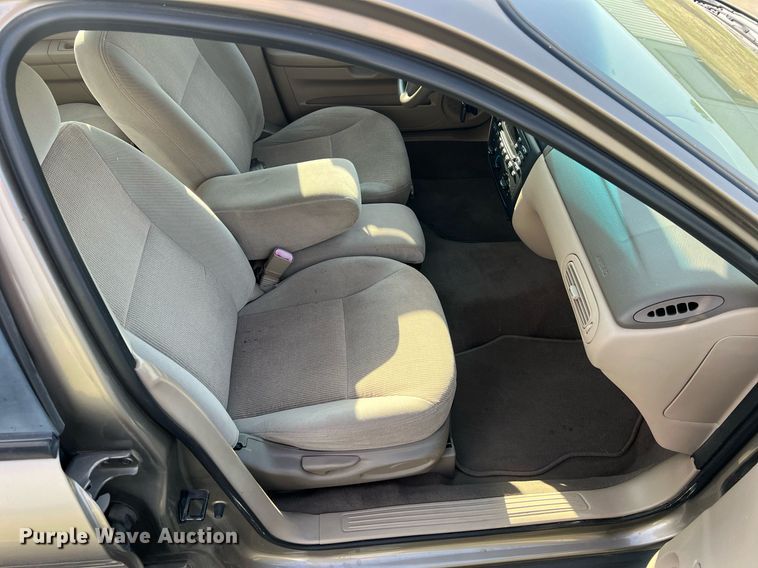 image for item DO2195 2002  Ford Taurus