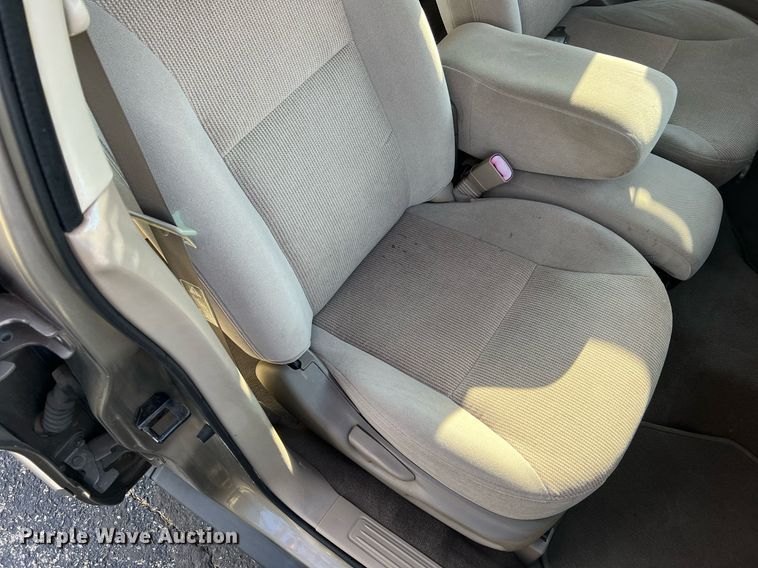 image for item DO2195 2002  Ford Taurus