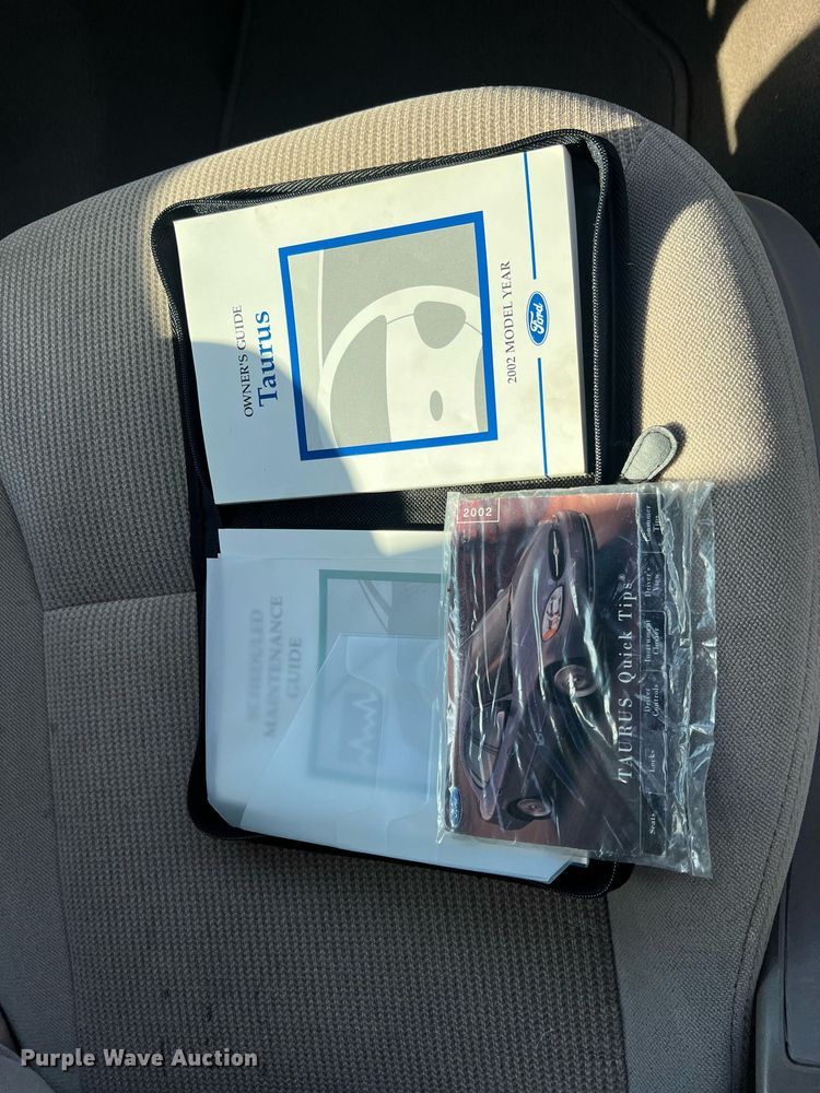 image for item DO2195 2002  Ford Taurus