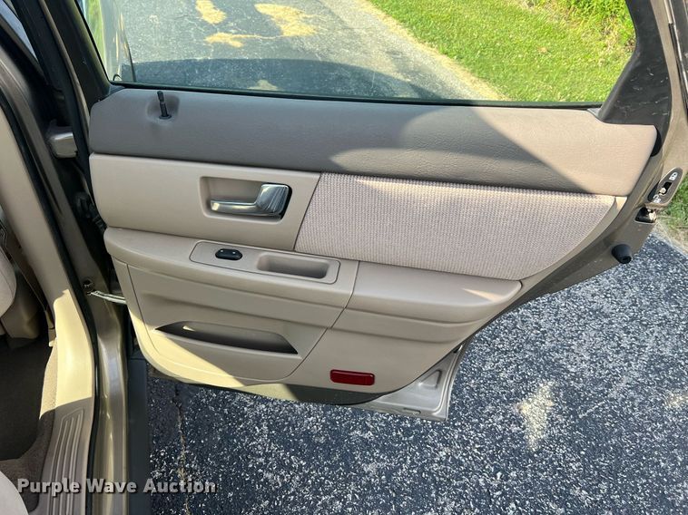 image for item DO2195 2002  Ford Taurus