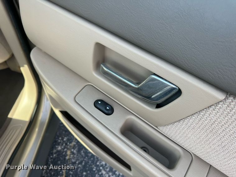 image for item DO2195 2002  Ford Taurus