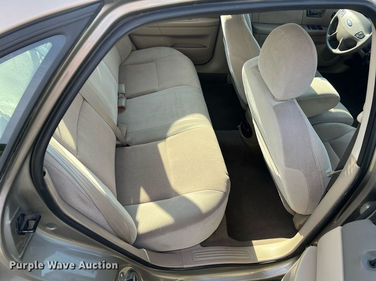 image for item DO2195 2002  Ford Taurus