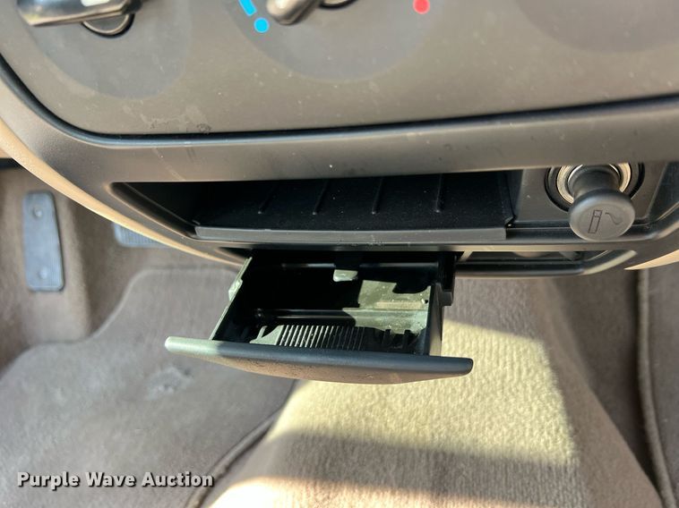 image for item DO2195 2002  Ford Taurus