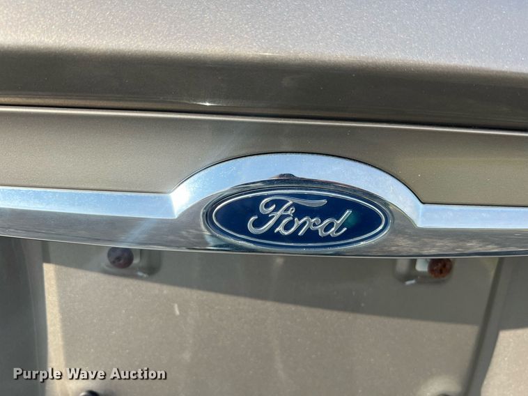 image for item DO2195 2002  Ford Taurus