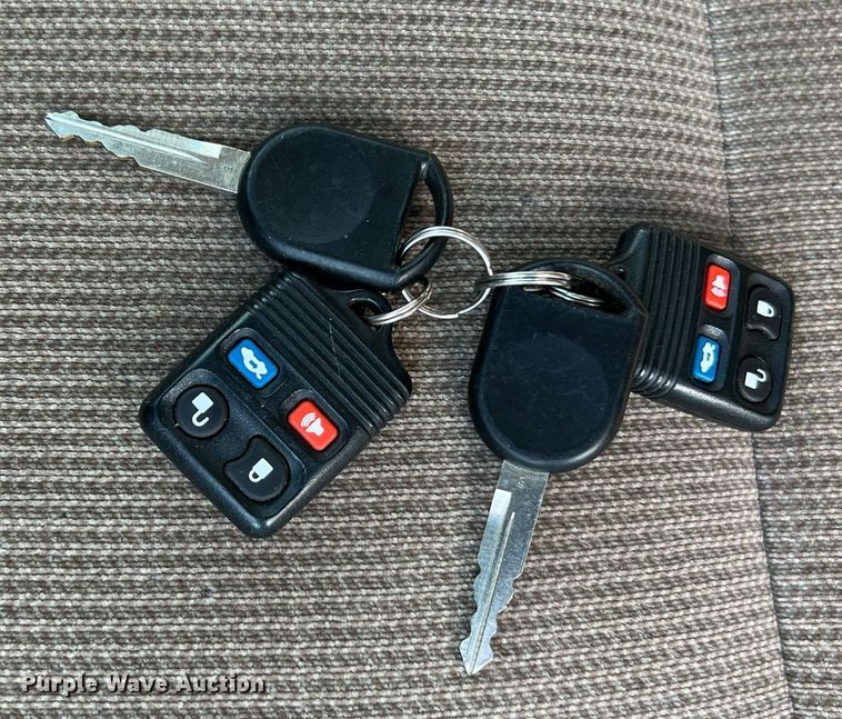 image for item DO2195 2002  Ford Taurus