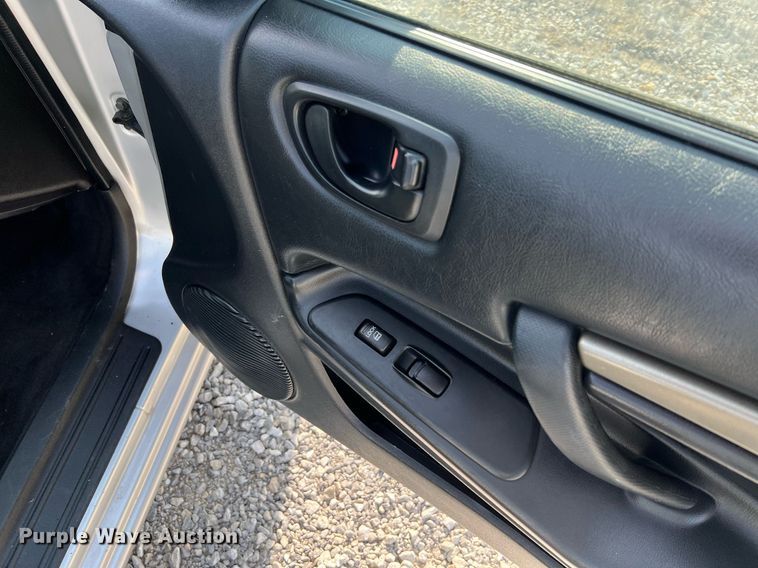 image for item DO2197 2005 Mitsubishi Eclipse  convertible