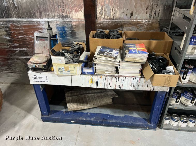 image for item DO2198 Automotive paint supplies