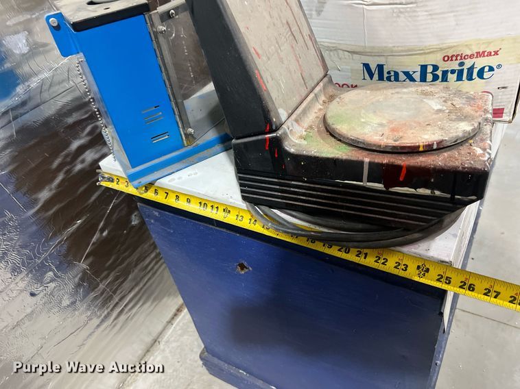 image for item DO2198 Automotive paint supplies