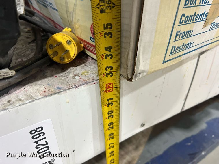 image for item DO2198 Automotive paint supplies