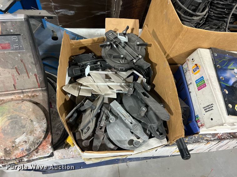 image for item DO2198 Automotive paint supplies