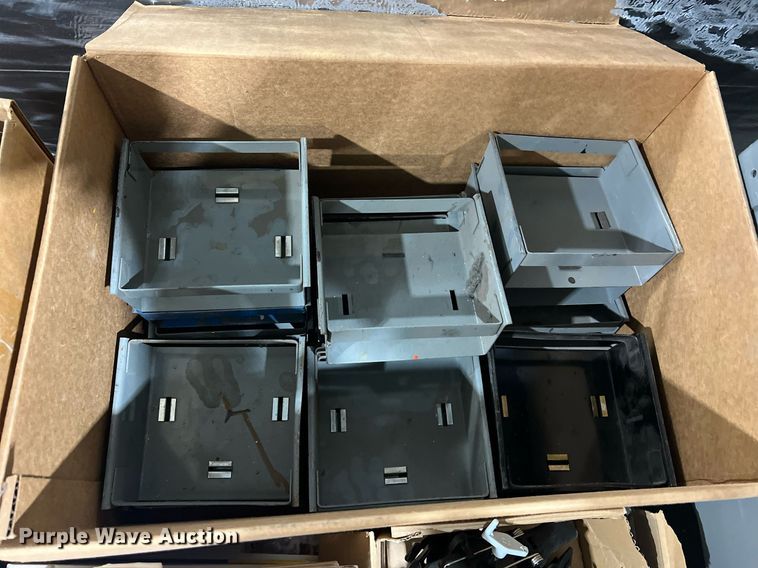 image for item DO2198 Automotive paint supplies