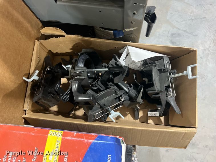 image for item DO2198 Automotive paint supplies