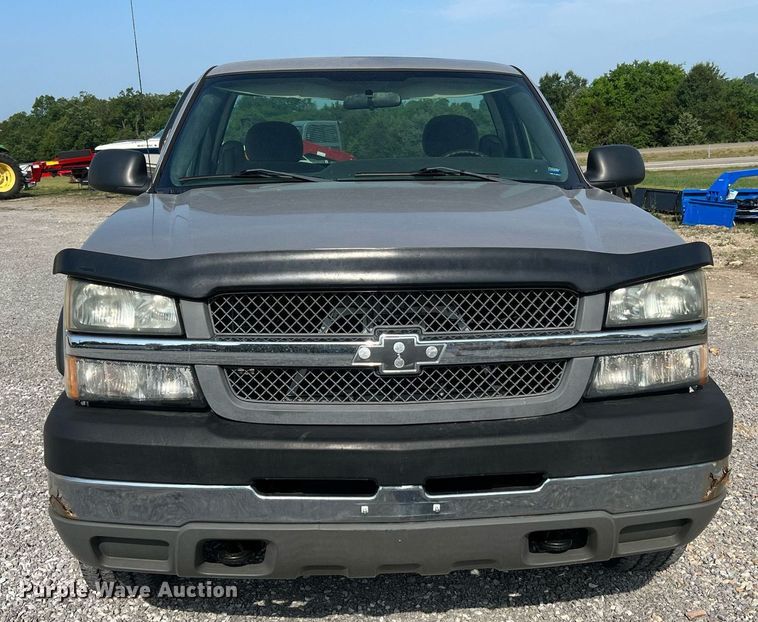 image for item DO2199 2004 Chevrolet Silverado 2500HD  pickup truck