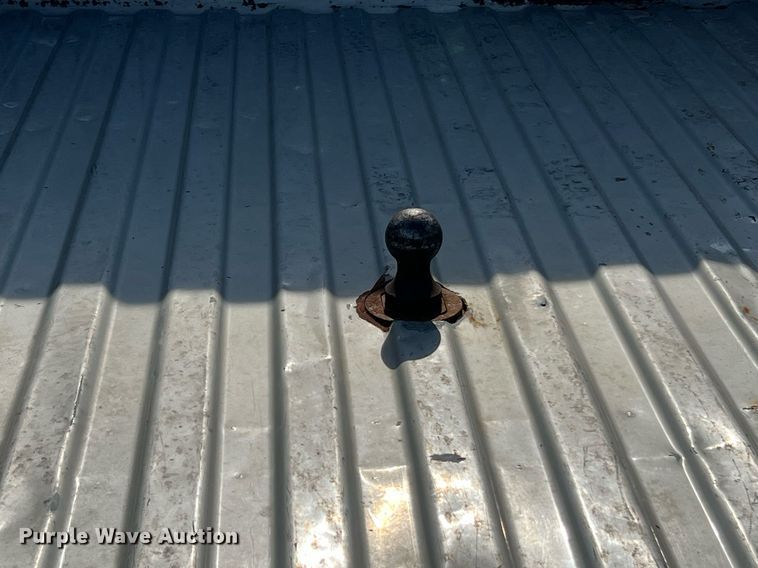 image for item DO2199 2004 Chevrolet Silverado 2500HD  pickup truck