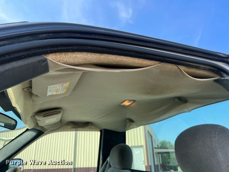 image for item DO2199 2004 Chevrolet Silverado 2500HD  pickup truck