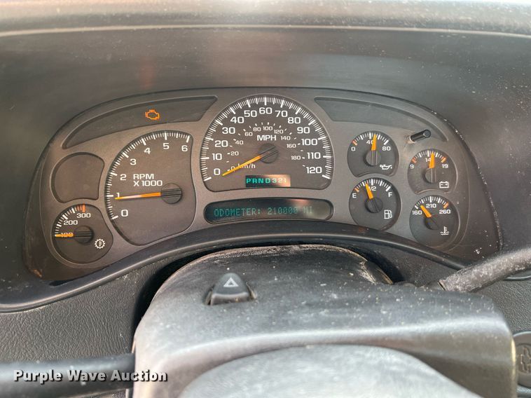 image for item DO2199 2004 Chevrolet Silverado 2500HD  pickup truck