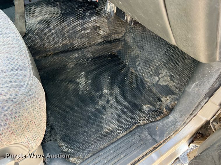 image for item DO2199 2004 Chevrolet Silverado 2500HD  pickup truck