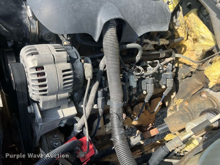 image for item DO2199 2004 Chevrolet Silverado 2500HD  pickup truck