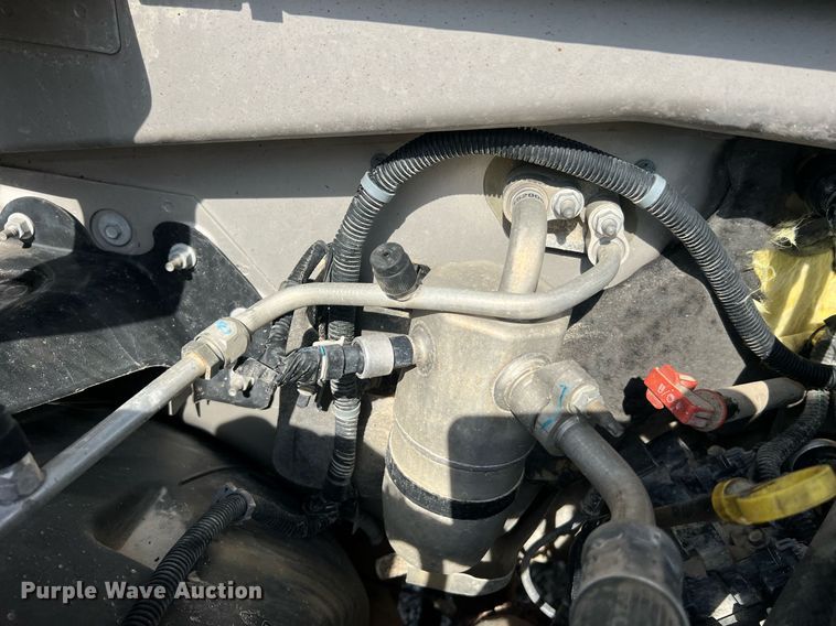 image for item DO2199 2004 Chevrolet Silverado 2500HD  pickup truck