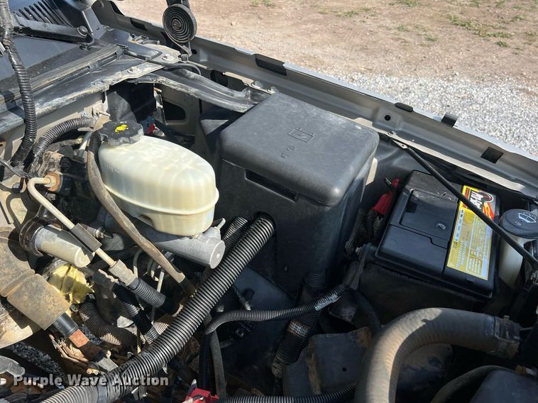 image for item DO2199 2004 Chevrolet Silverado 2500HD  pickup truck