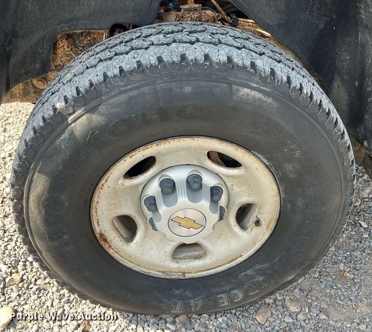 image for item DO2199 2004 Chevrolet Silverado 2500HD  pickup truck