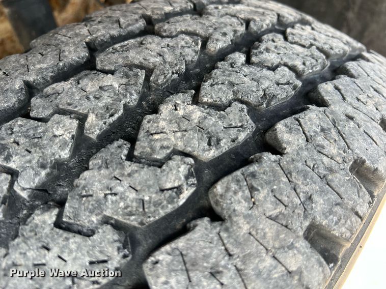 image for item DO2199 2004 Chevrolet Silverado 2500HD  pickup truck