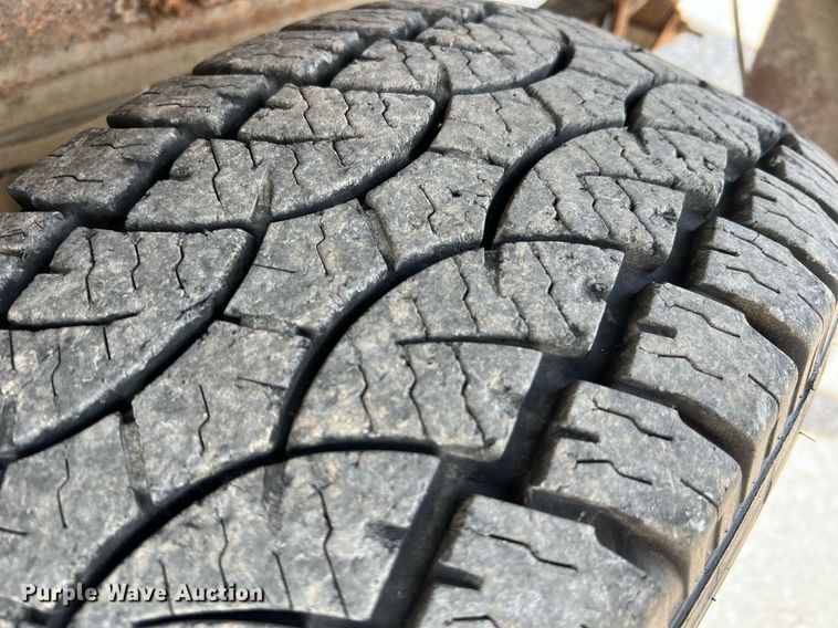 image for item DO2199 2004 Chevrolet Silverado 2500HD  pickup truck