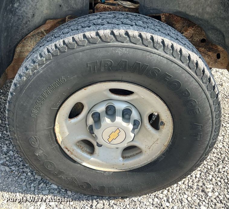 image for item DO2199 2004 Chevrolet Silverado 2500HD  pickup truck