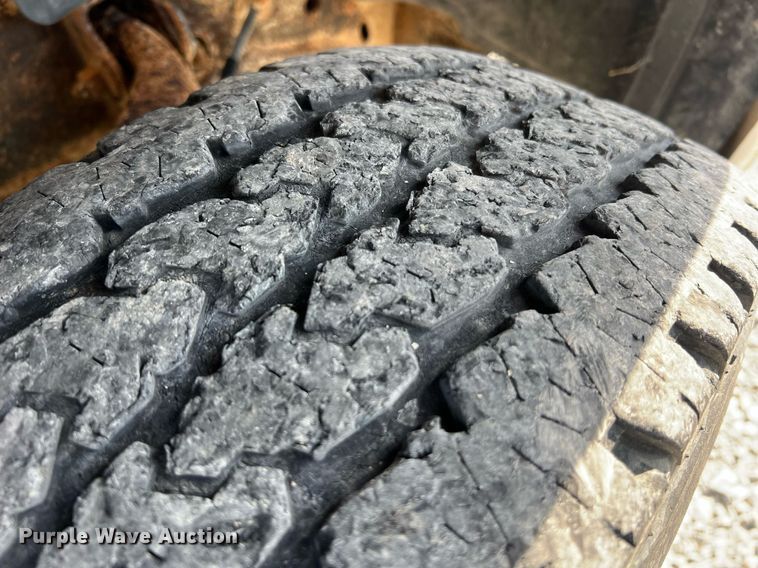 image for item DO2199 2004 Chevrolet Silverado 2500HD  pickup truck