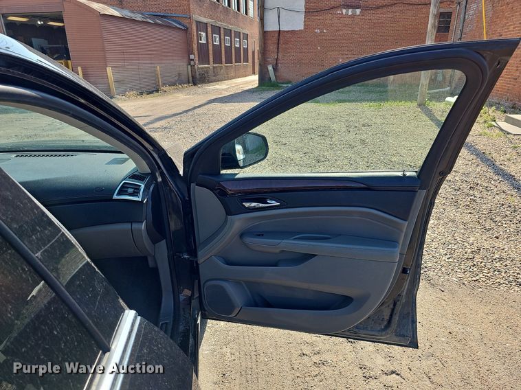 image for item DO2744 2011 Cadillac SRX  SUV