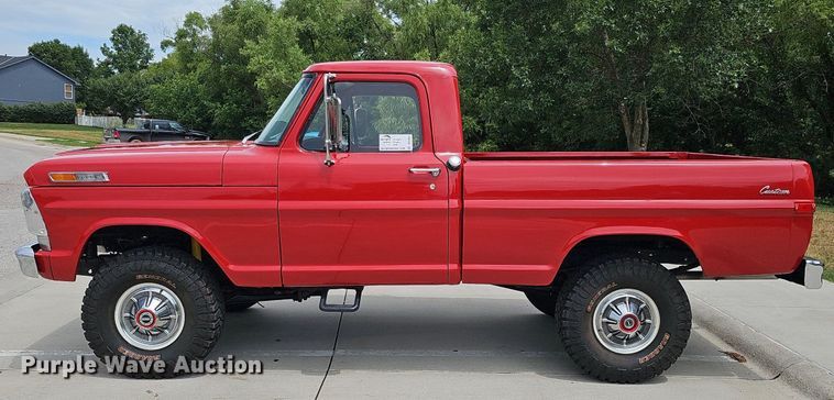 image for item DO2857 1968 Ford F100 Custom  pickup truck