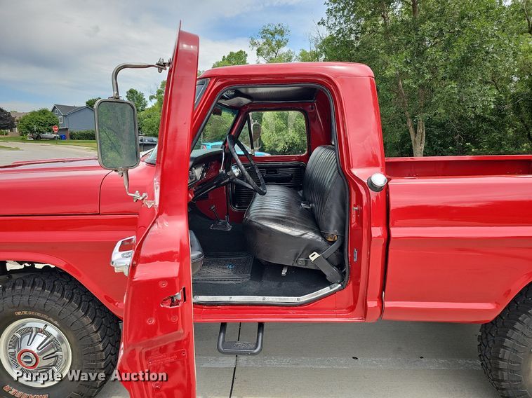 image for item DO2857 1968 Ford F100 Custom  pickup truck