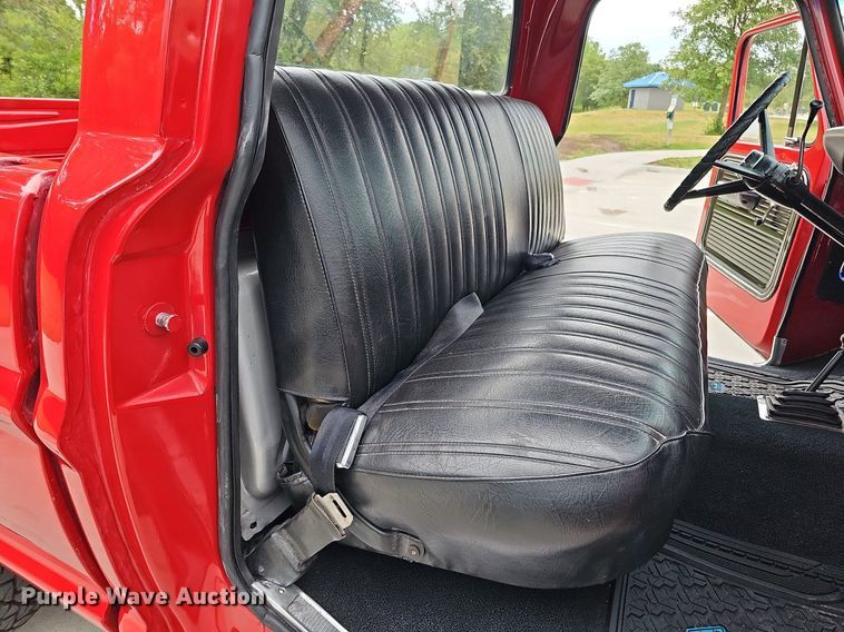 image for item DO2857 1968 Ford F100 Custom  pickup truck