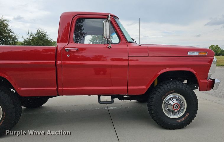 image for item DO2857 1968 Ford F100 Custom  pickup truck