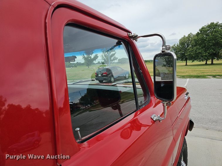 image for item DO2857 1968 Ford F100 Custom  pickup truck