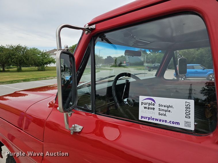 image for item DO2857 1968 Ford F100 Custom  pickup truck