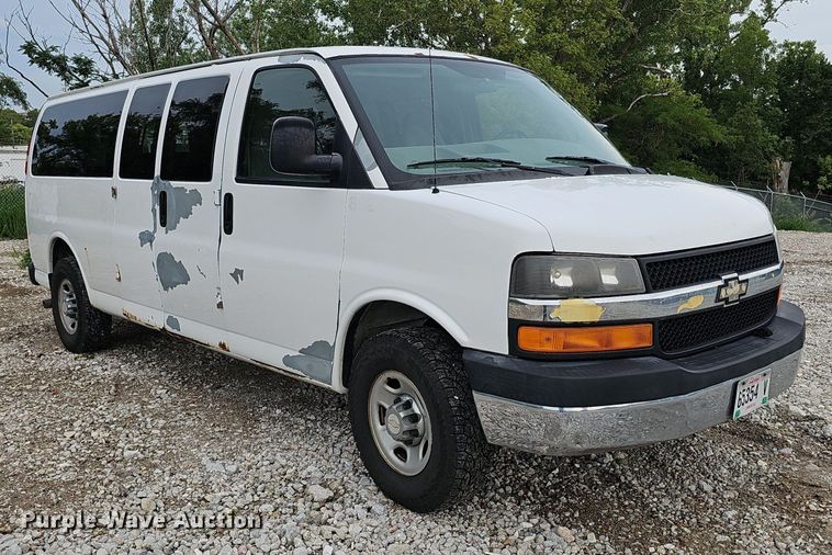 image for item DO2882 2007 Chevrolet Express 3500  van