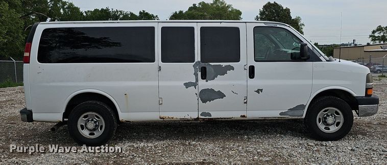 image for item DO2882 2007 Chevrolet Express 3500  van